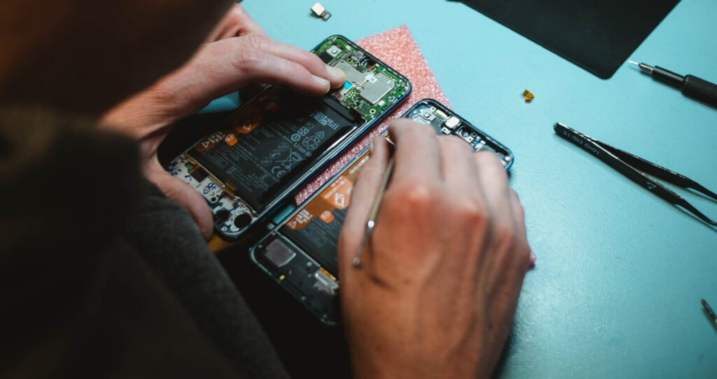 Where to Learn to Repair Cell Phones?2